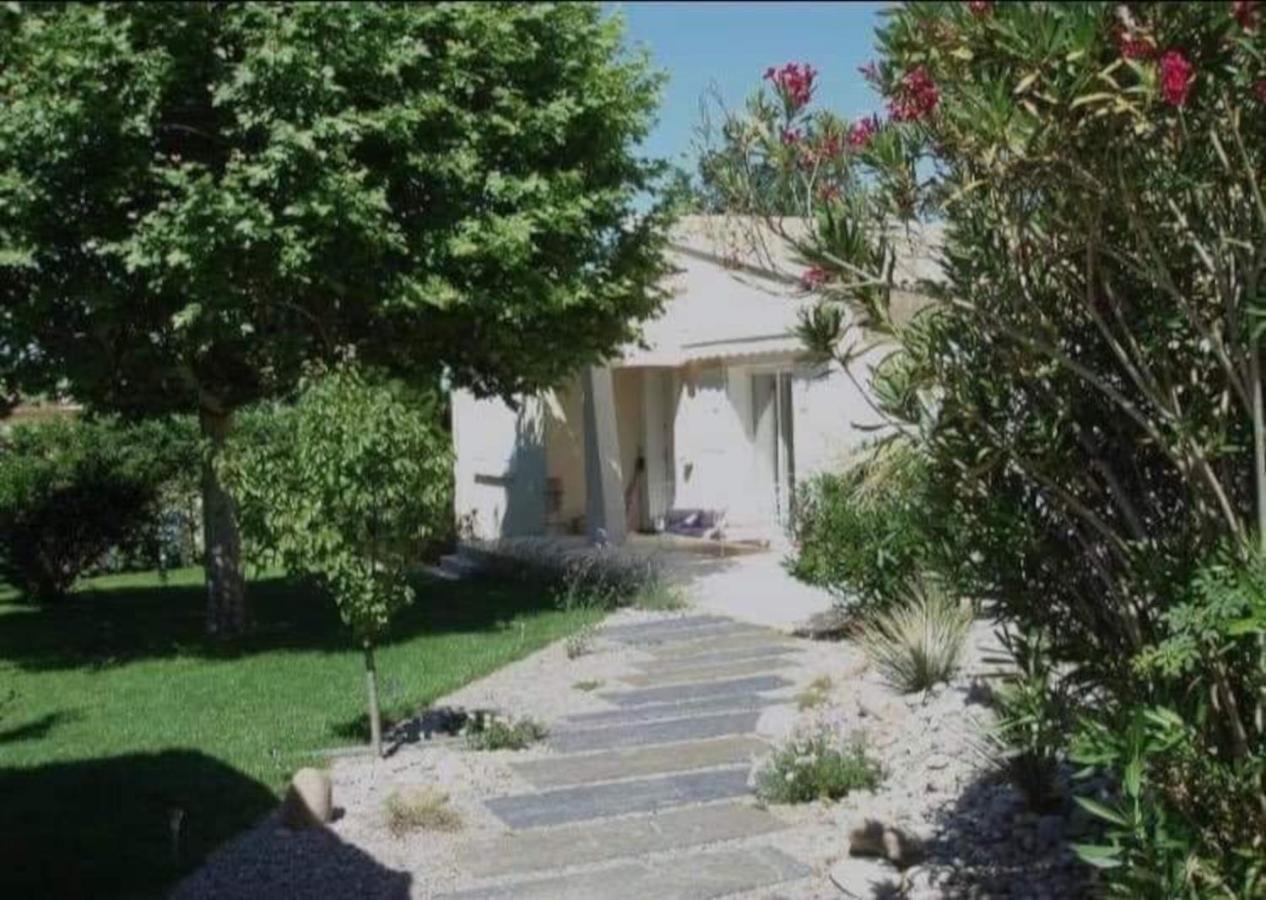 … Et La Fourmi Βίλα Saumane-de-Vaucluse Εξωτερικό φωτογραφία